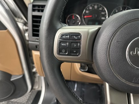 Used 2012 Jeep Liberty Limited image 17