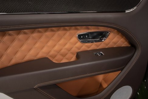 Used 2022 Bentley Bentayga image 41