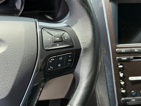 Used 2018 Ford Explorer Limited image 28