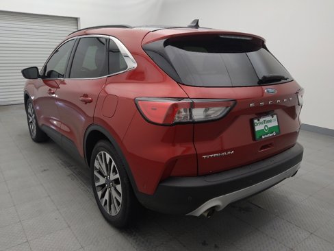 Used 2020 Ford Escape Titanium image 5
