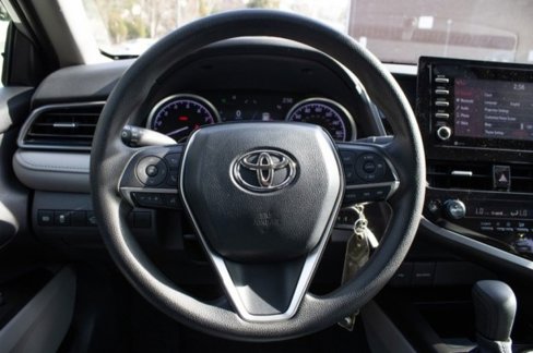 Used 2022 Toyota Camry LE image 51