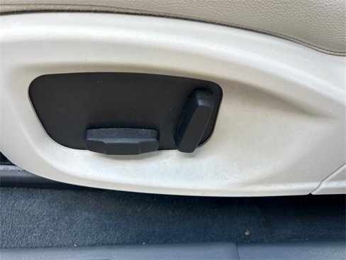 Used 2020 Jaguar E-PACE image 13