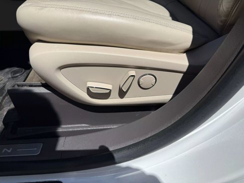 Used 2017 Lincoln MKX Reserve w/ Enhanced Security Package image 19