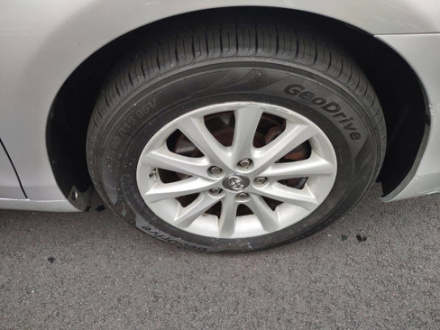 Used 2010 Toyota Camry XLE image 35
