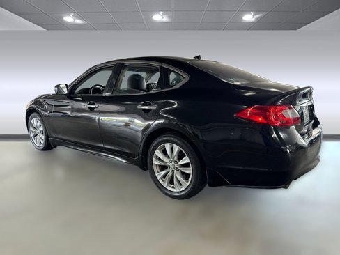 Used 2011 INFINITI M37 w/ Premium Pkg image 3