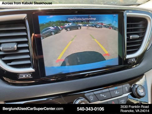 Used 2024 Chrysler Pacifica Touring-L image 37