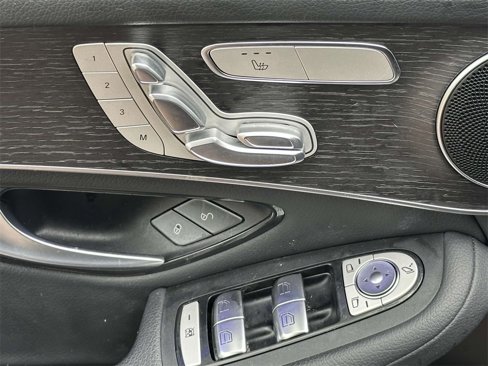 Used 2022 Mercedes-Benz GLC 300 4MATIC image 15