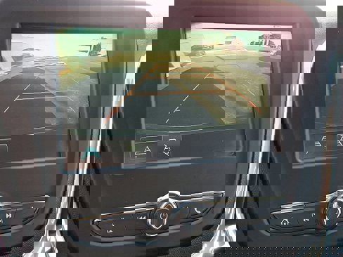 Used 2018 Chevrolet Equinox LT image 18