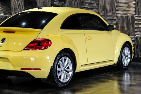 Used 2014 Volkswagen Beetle TDI image 13