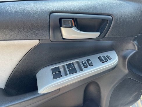 Used 2012 Toyota Camry SE image 10