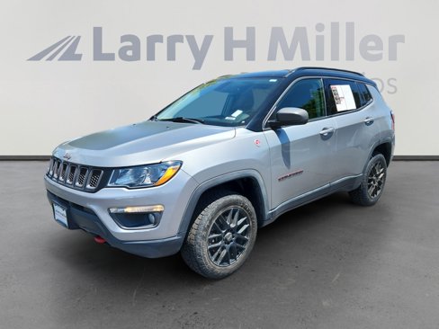 Used 2019 Jeep Compass Trailhawk image 1