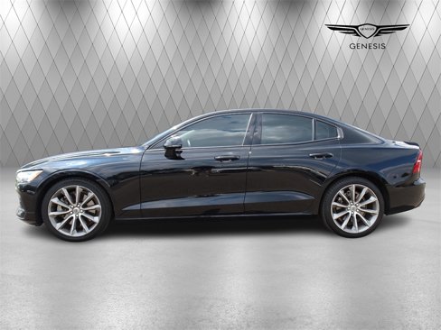 Used 2019 Volvo S60 T6 Momentum w/ Multimedia Package image 2
