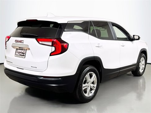 Used 2024 GMC Terrain SLE image 4