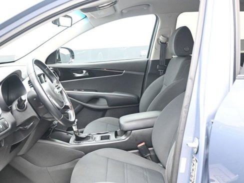 Used 2020 Kia Sorento LX w/ LX I4 Convenience Package image 6