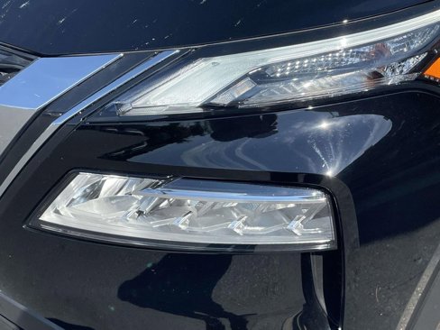 Used 2023 Nissan Rogue SV image 10