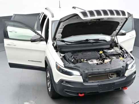 Used 2019 Jeep Cherokee Trailhawk image 41