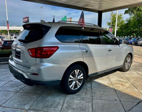 Used 2019 Nissan Pathfinder SV image 4
