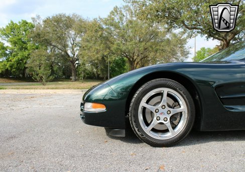 Used 2001 Chevrolet Corvette Convertible w/ Preferred Equipment Group2 image 17