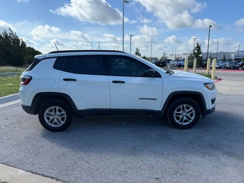 Used 2017 Jeep Compass Sport w/ Tech Group image 4