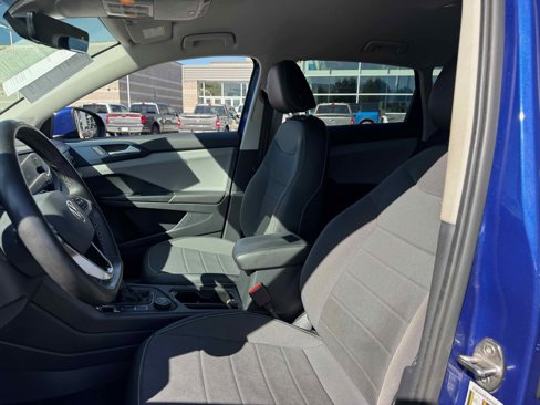 Used 2022 Volkswagen Taos SE image 16