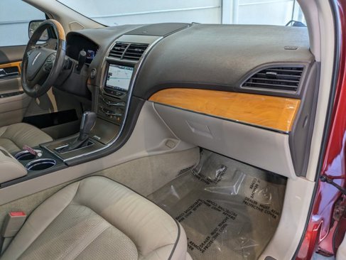Used 2014 Lincoln MKX FWD w/ Equipment Group 102A image 23