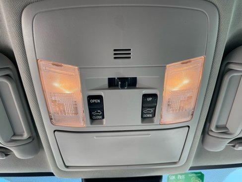 Used 2018 Toyota RAV4 Limited image 17