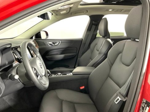Certified 2024 Volvo XC60 B5 Plus w/ Protection Package Premier image 28