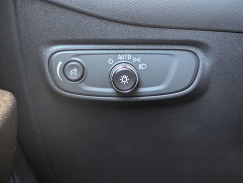 Used 2023 Chevrolet Equinox LT image 26