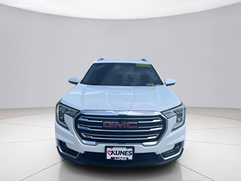 Used 2023 GMC Terrain SLT image 4