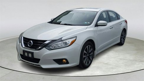 Used 2017 Nissan Altima 2.5 SV w/ Convenience Package image 3