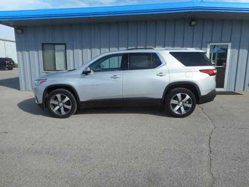 Used 2018 Chevrolet Traverse LT image 1