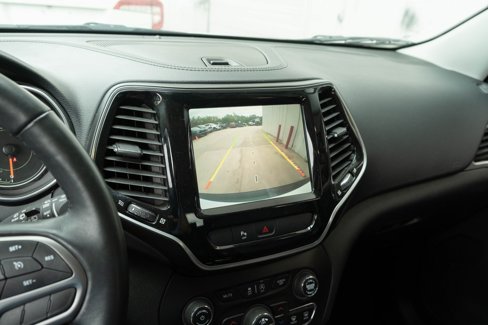 Used 2019 Jeep Cherokee Limited image 20