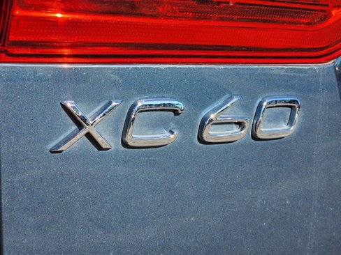 Certified 2025 Volvo XC60 B5 Plus w/ Climate Package image 16