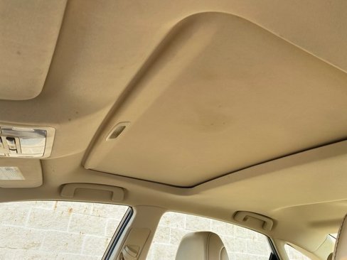 Used 2016 Toyota Avalon Limited image 16
