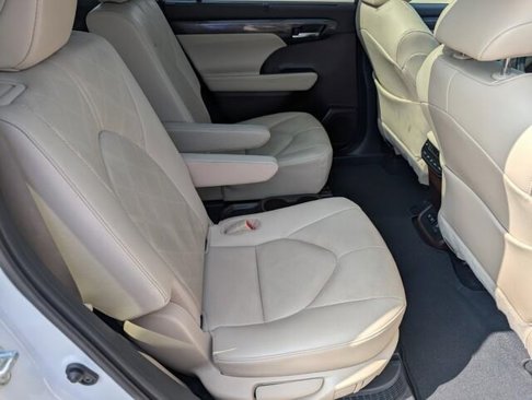 Used 2021 Toyota Highlander Platinum image 37