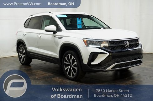 Certified 2022 Volkswagen Taos SE image 1