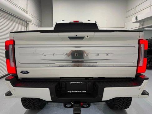Used 2024 Ford F250 Limited image 12