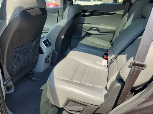 Used 2016 Kia Sorento EX w/ EX Touring Package image 12