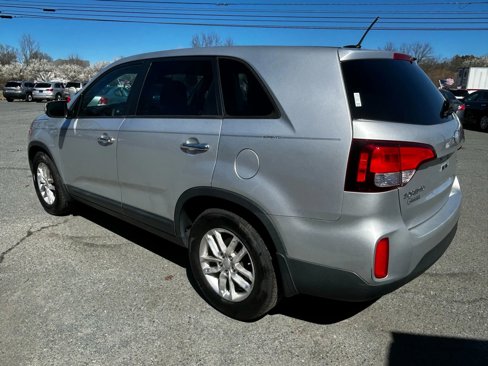 Used 2015 Kia Sorento LX image 4