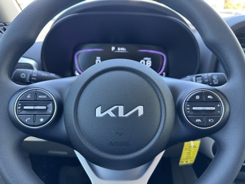 Certified 2025 Kia Soul LX w/ LX Technology Package image 28