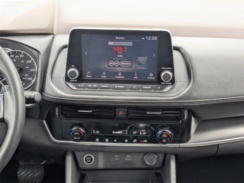 Used 2022 Nissan Rogue SV image 18