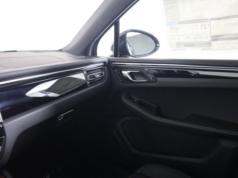 New 2024 Porsche Macan image 14