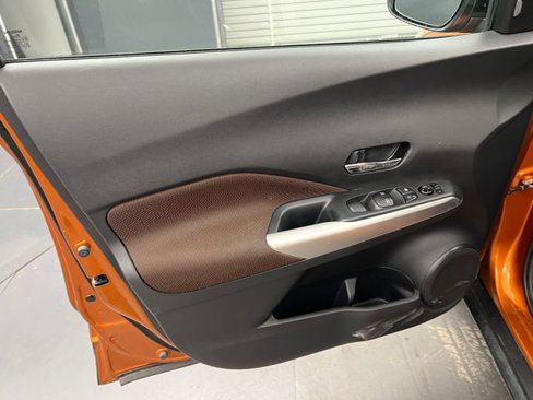 Used 2020 Nissan Kicks SR image 22