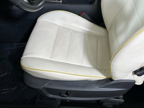 Used 2010 Dodge Challenger R/T image 16