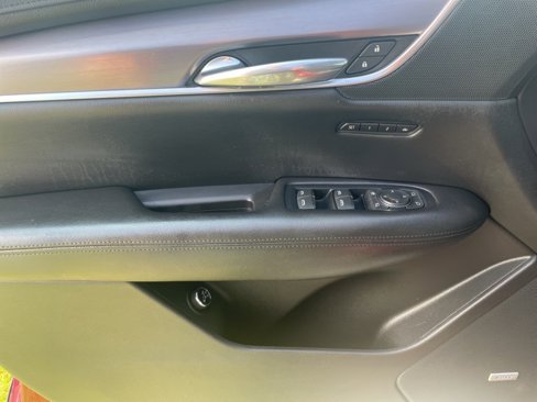 Used 2018 Cadillac XT5 Luxury image 19