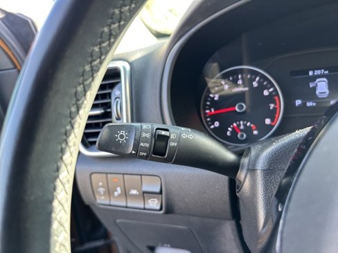 Used 2020 Kia Sportage EX image 12