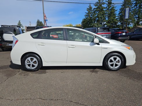 Used 2015 Toyota Prius Three image 6