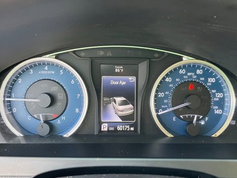 Used 2016 Toyota Camry LE image 7