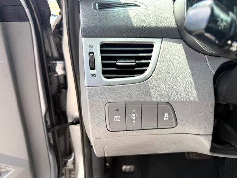 Used 2014 Hyundai Elantra Limited image 24