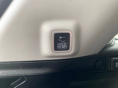 Used 2022 Jeep Grand Cherokee Limited image 20